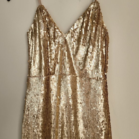 Lulus A moment like this gold sequin bodycon dress - Picture 3 of 9